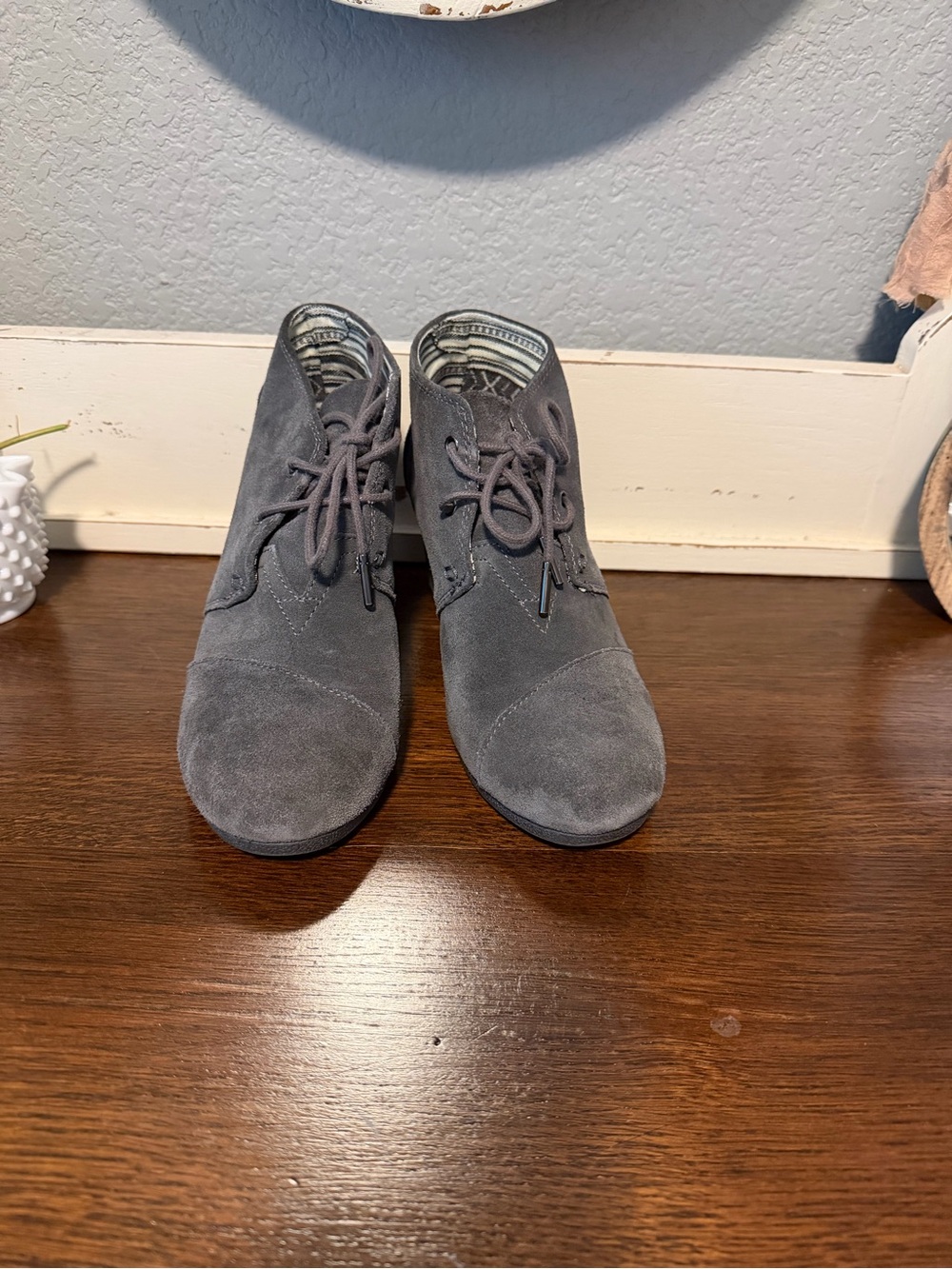 🎉Toms Gray Suede Lace-Up Ankle Boots size 8.5